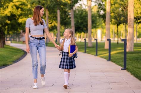 tetas de mi hermana|MI PEQUEÑA HIJA ME CALENTÓ 1 – Aventura Profunda